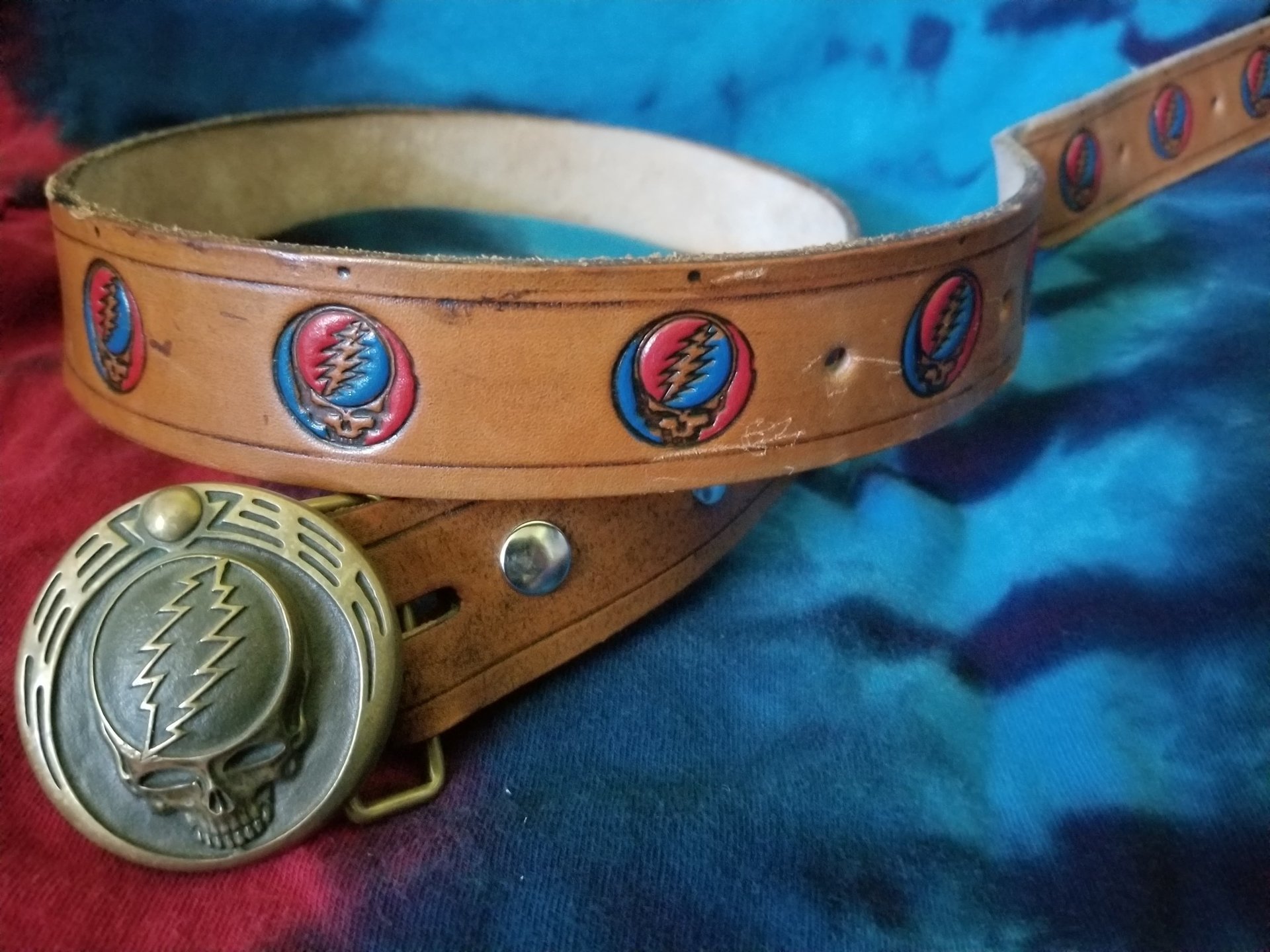 Leather belt with syf & color