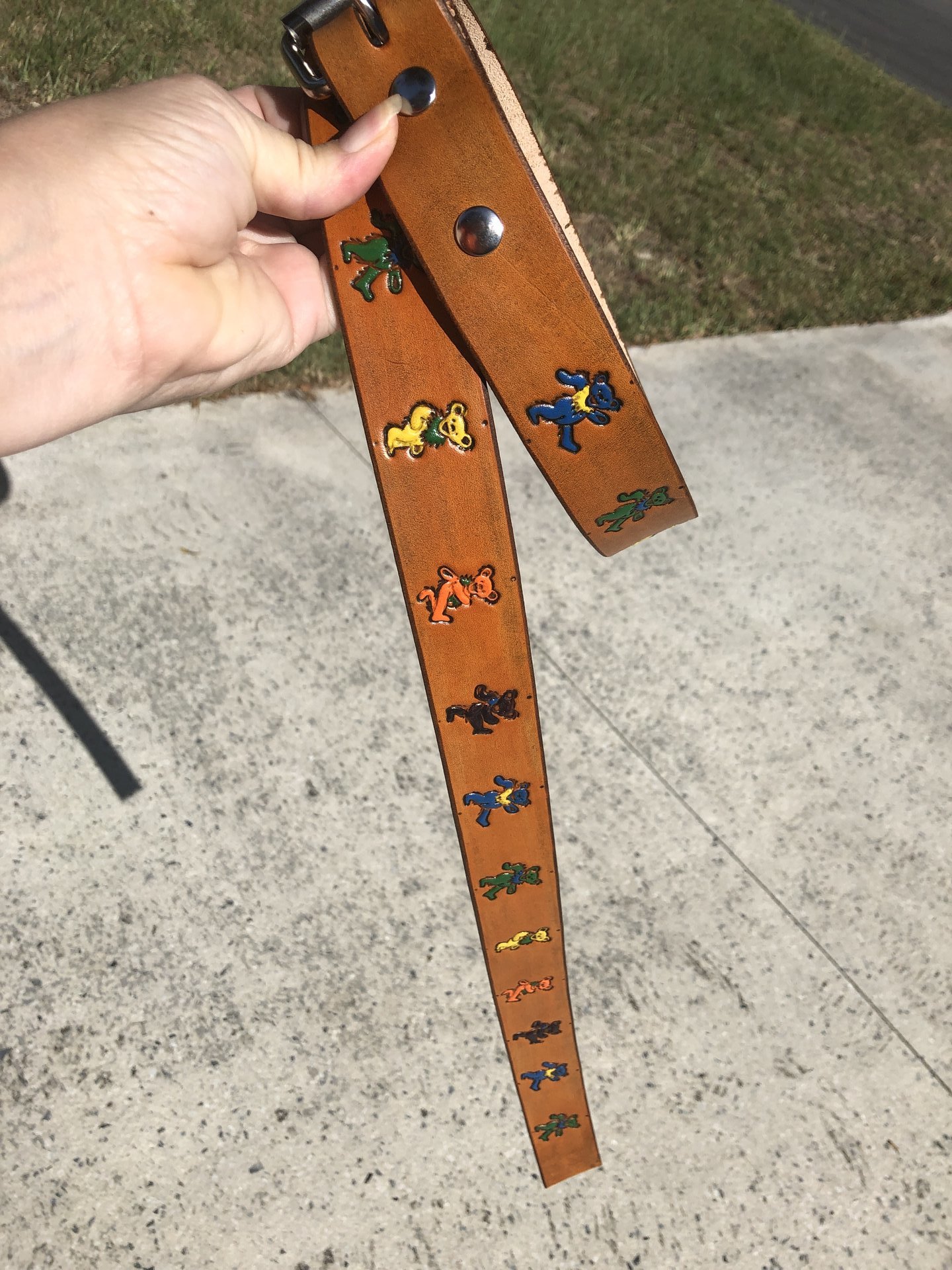 Leather belt with bears & color
