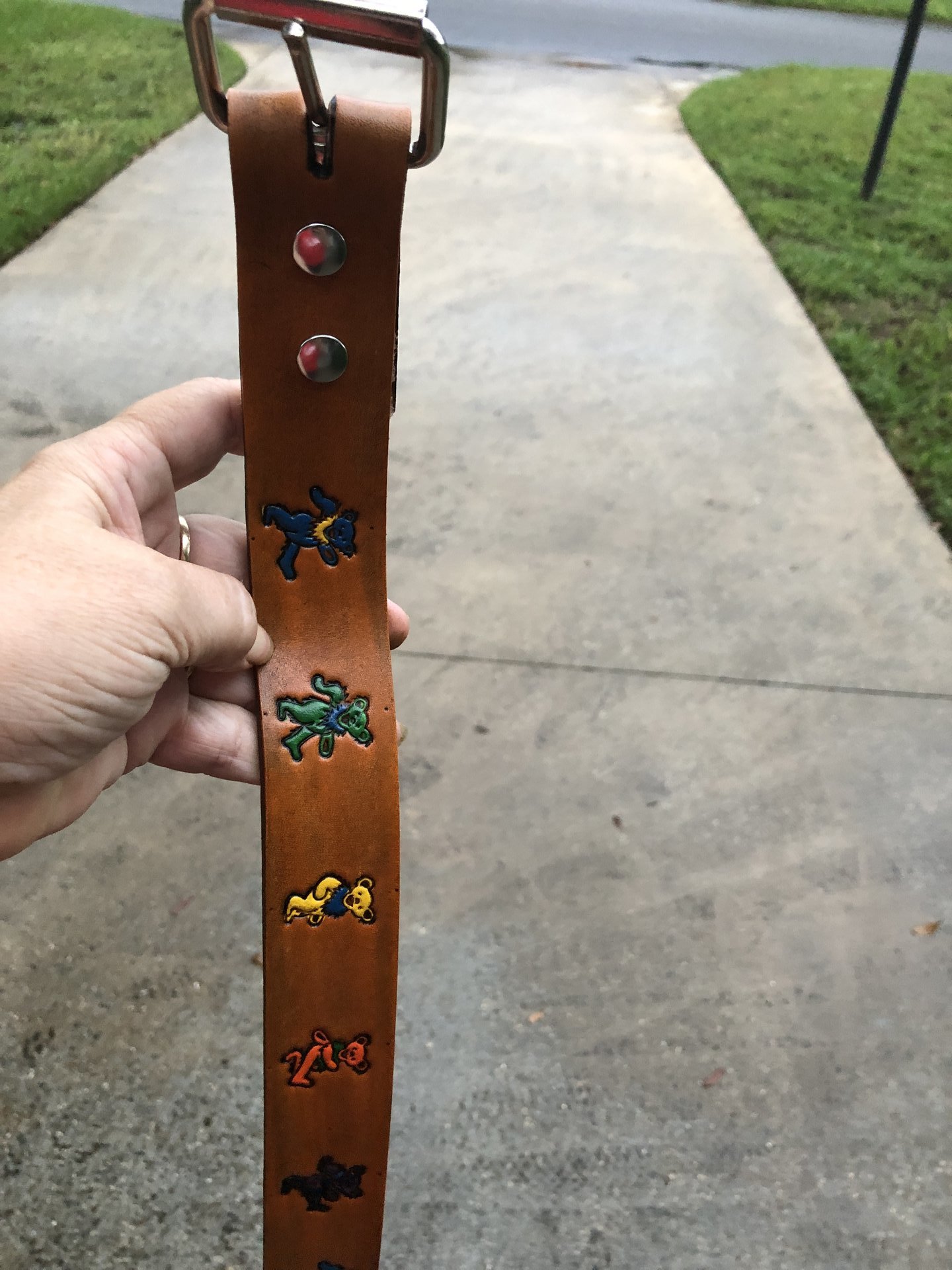 Leather belt with bears & color