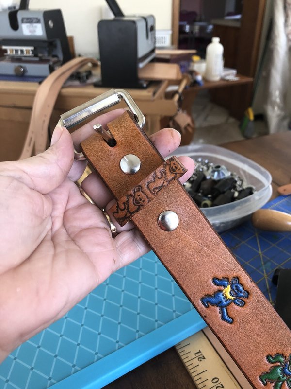 Leather belt with bears & color